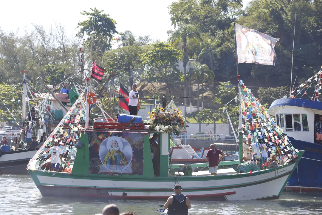 Jurujuba revive fé com missa e procissão de São Pedro