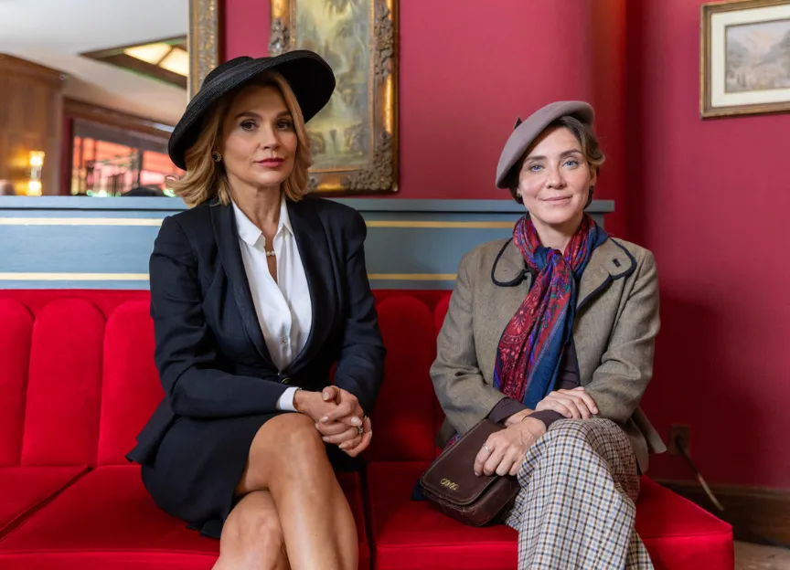 Sandra ( Flávia Alessandra ) e Ines (Joana Solnado)