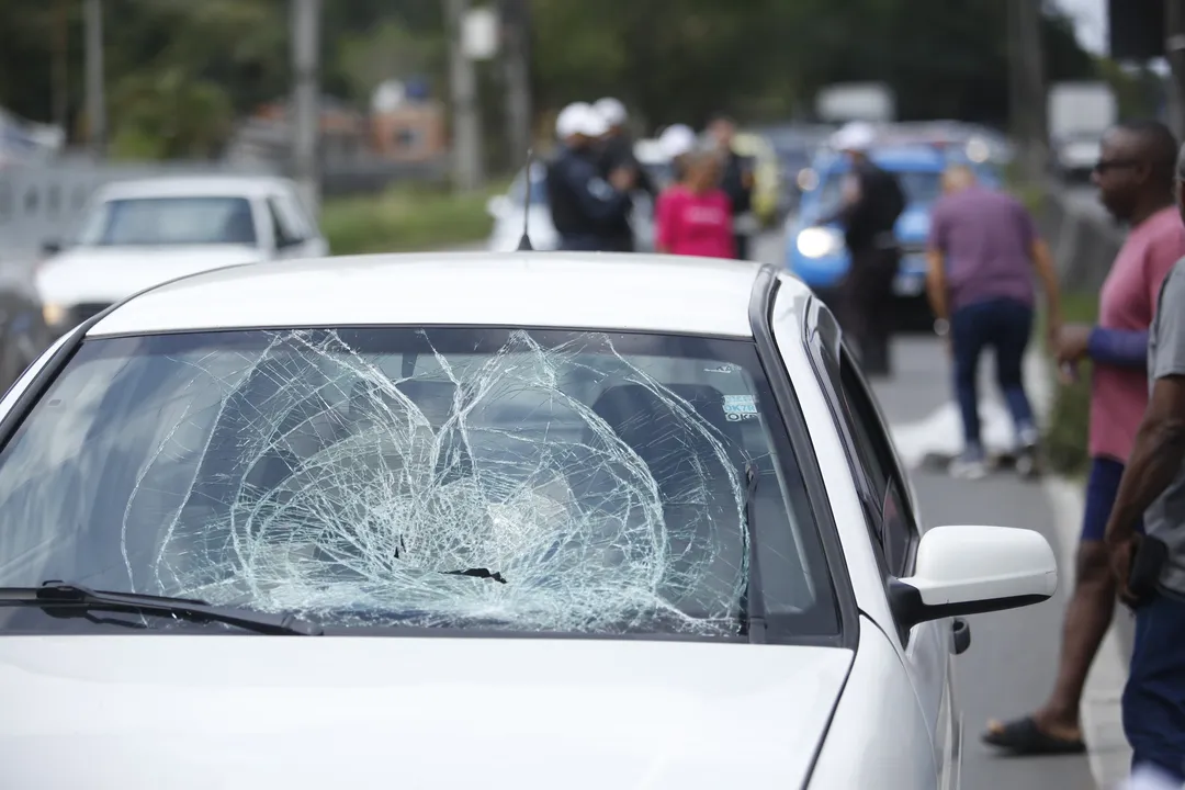 Homem morre atropelado na RJ-106, em São Gonçalo