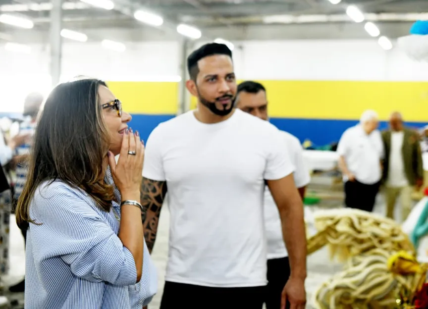 Janja visita o barracão da Acadêmicos de Niterói; veja fotos