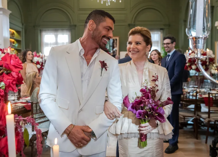 Veja as primeiras imagens do casamento de Odete em Vale Tudo
