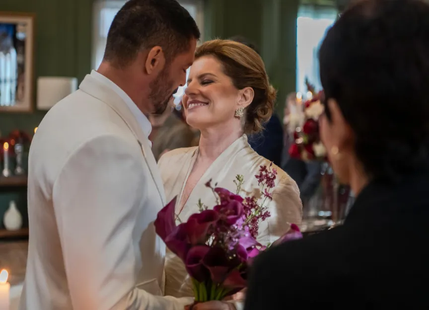 Veja as primeiras imagens do casamento de Odete em Vale Tudo