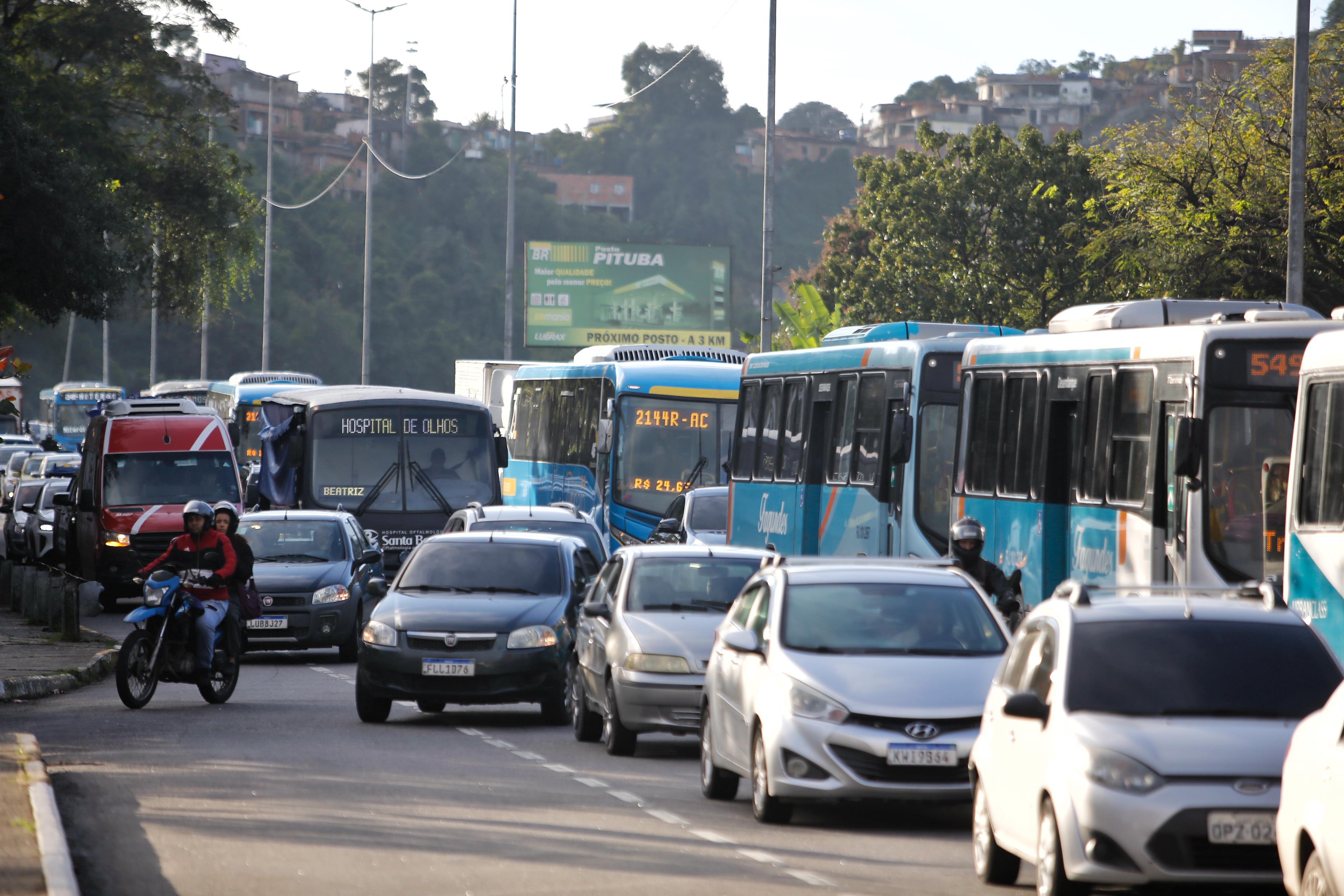 O reflexo foi sentido nas vias de acesso a Niterói e São Gonçalo