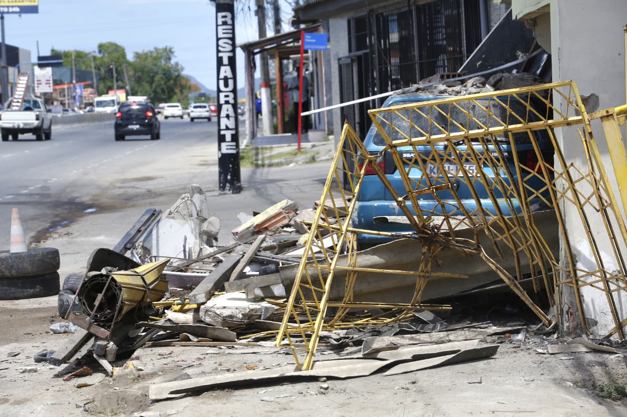 Vítimas do acidente foram socorridas e encaminhadas ao hospital