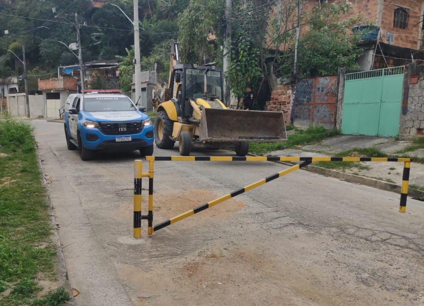 Cinco toneladas de barricadas são retiradas em São Gonçalo