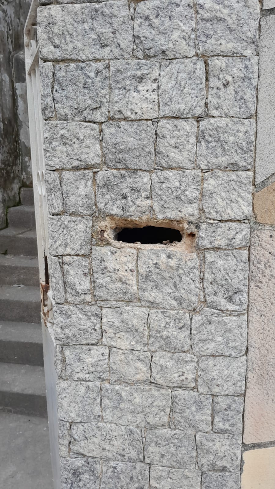 Criminosos roubam caixas de correio em Niterói; vídeo