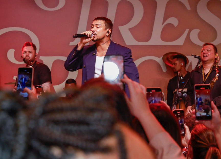 Elenco de Três Graças se reúne em festa luxuosa; veja fotos