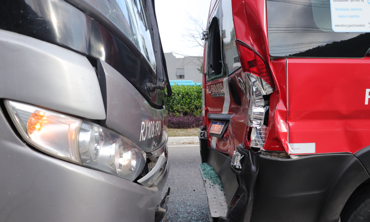 A colisão provocou lentidão no trânsito da rodovia