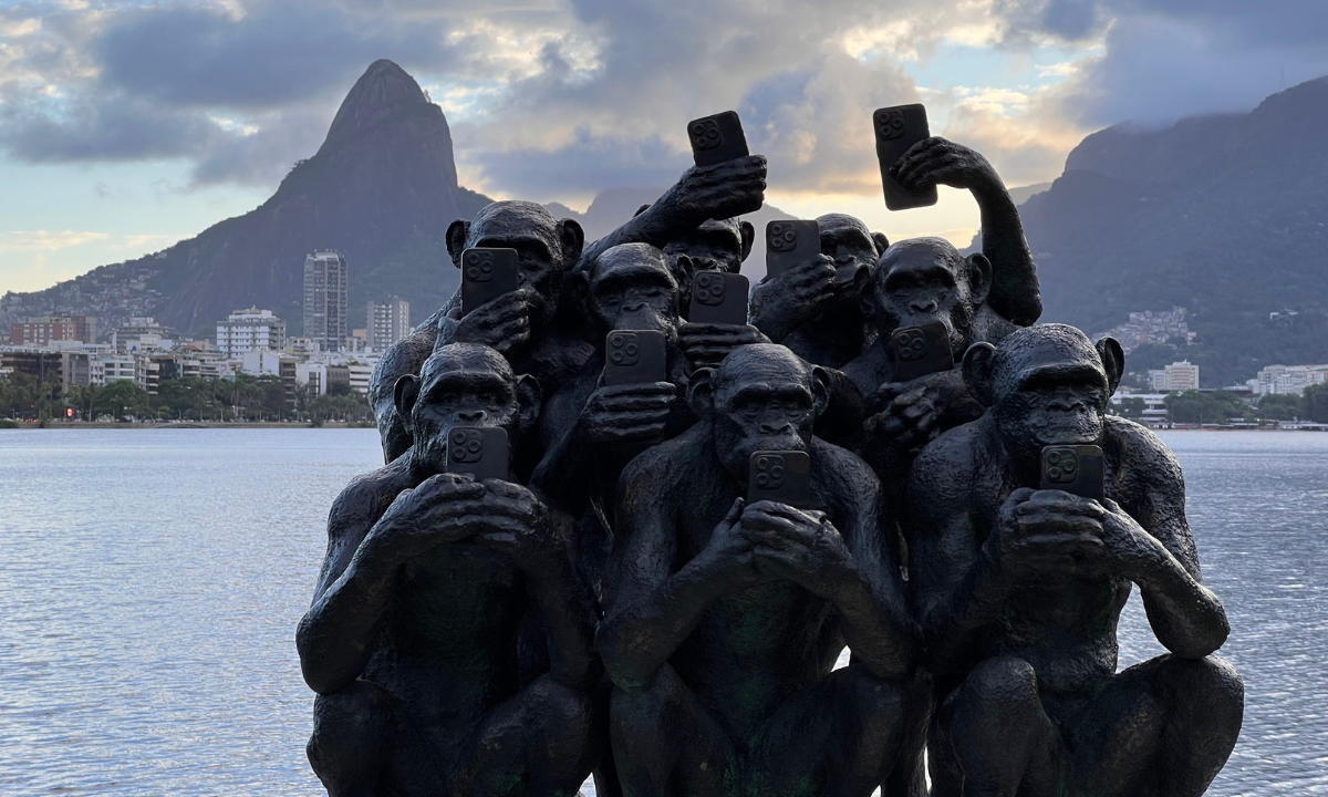 Obra integra a exposição "Primórdios Digitais"