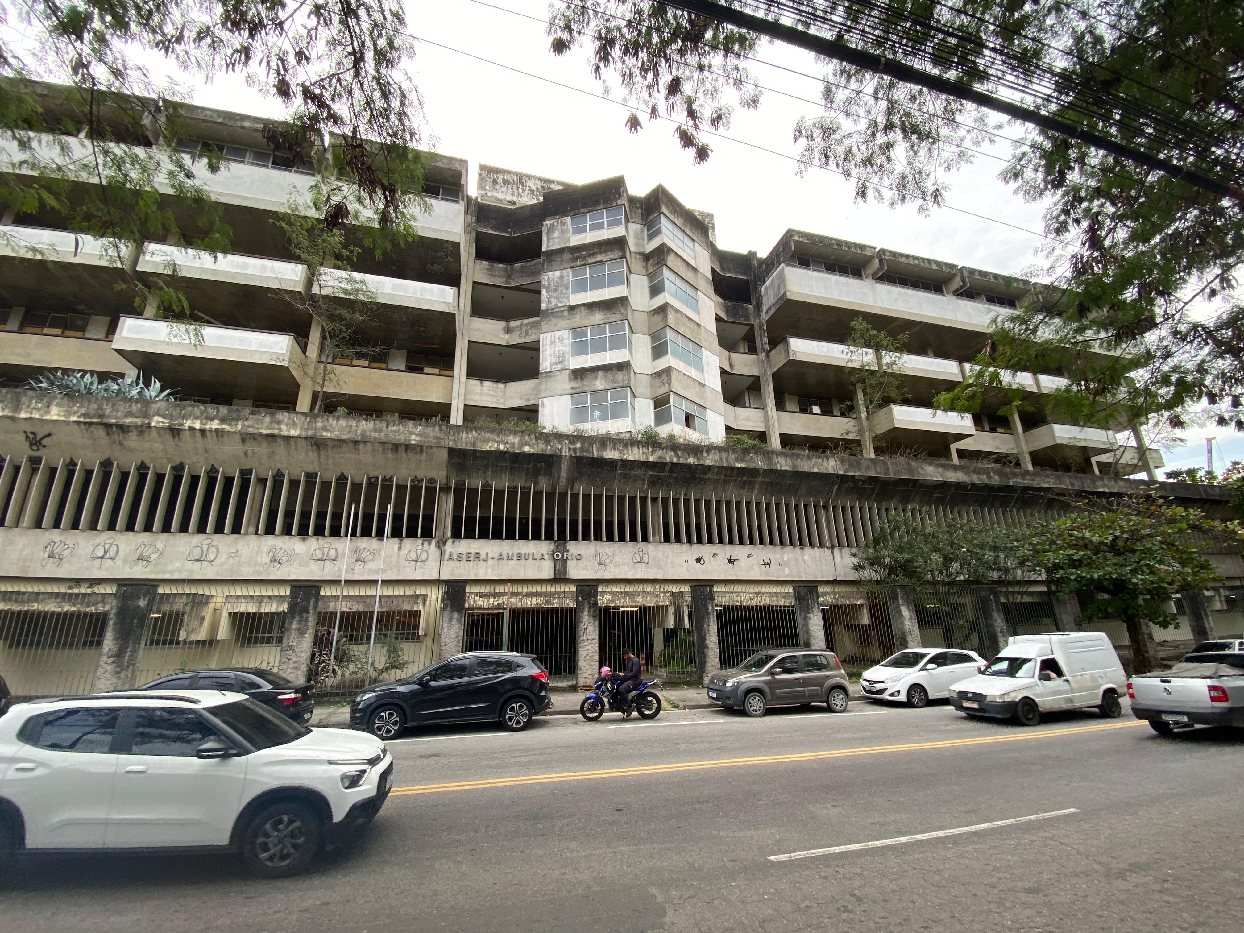 Fantasma e esqueleto 'assustam' a saúde de São Gonçalo e Niterói