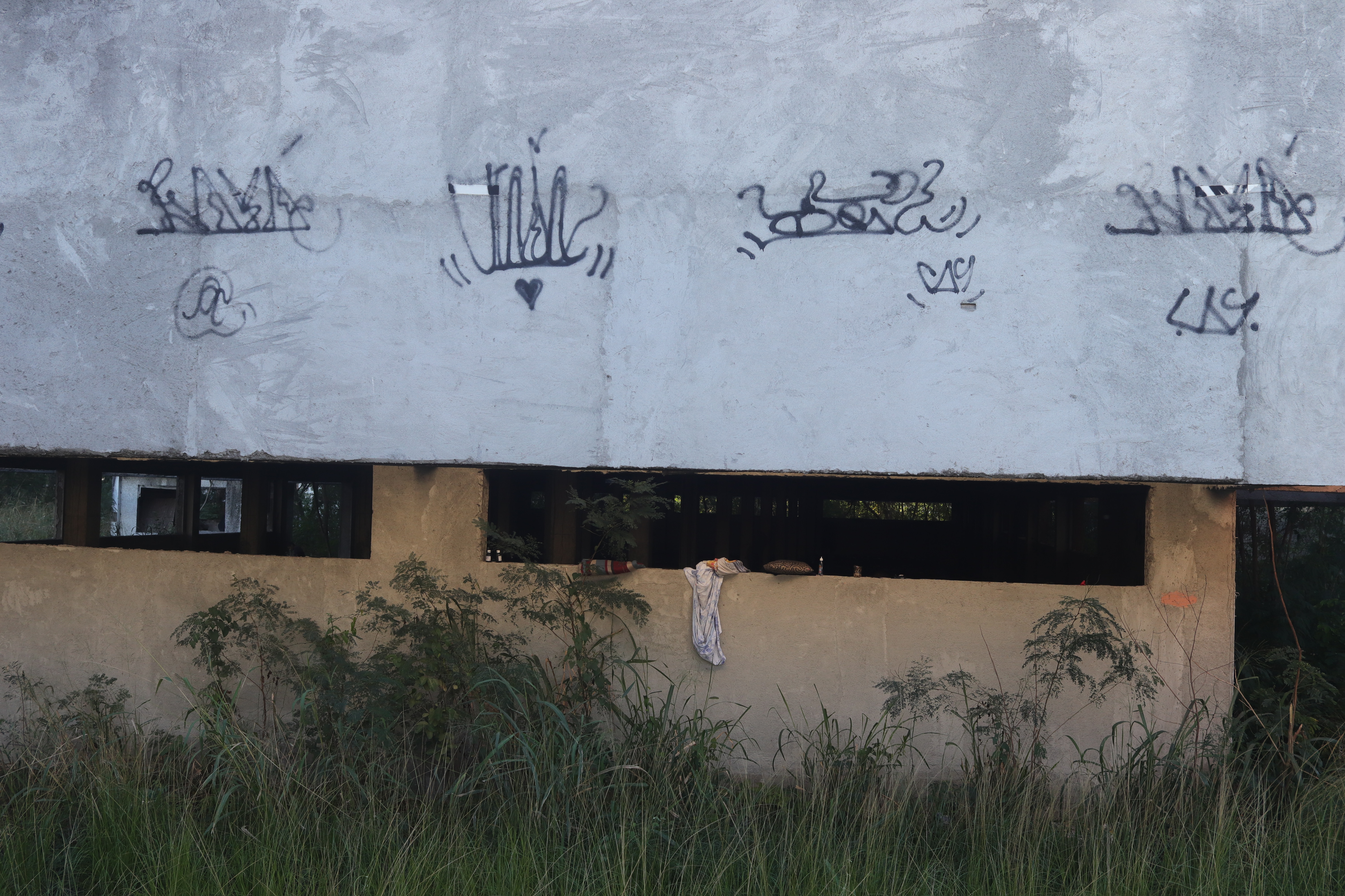 Fantasma e esqueleto 'assustam' a saúde de São Gonçalo e Niterói