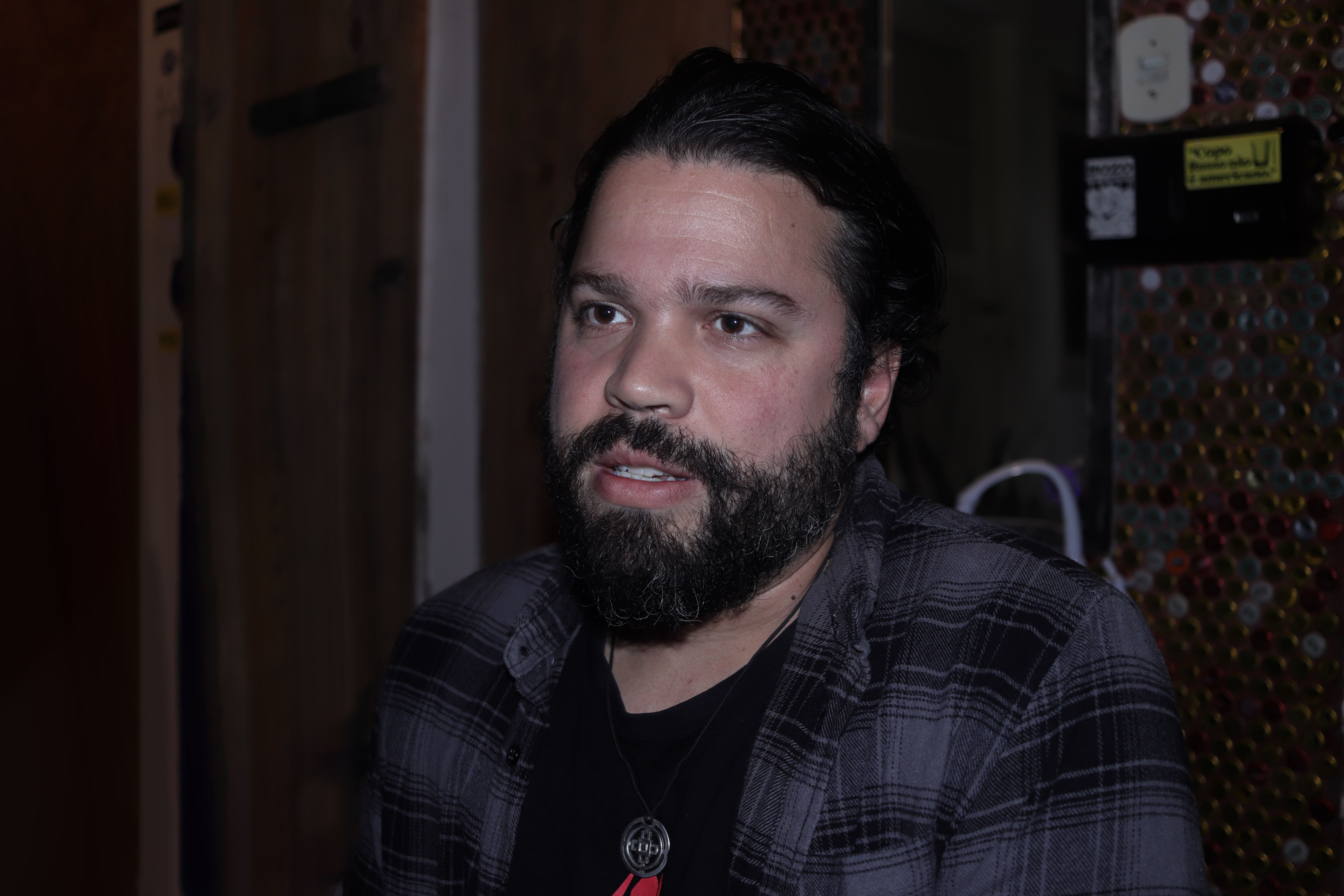 Amando Puente, guitarrista da banda Risca Faca