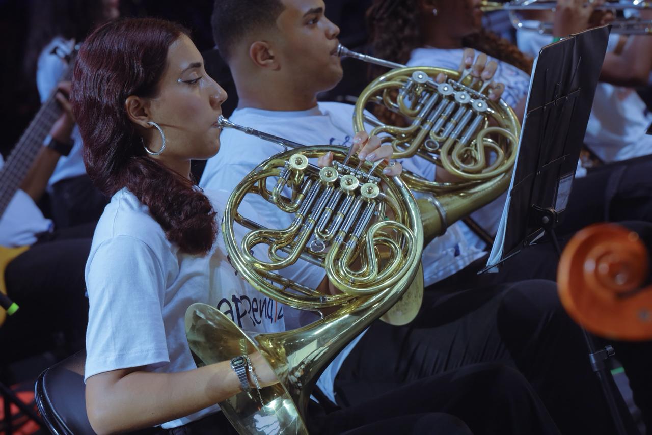 Orquestra Aprendiz Musical foi a primeira atração da noite