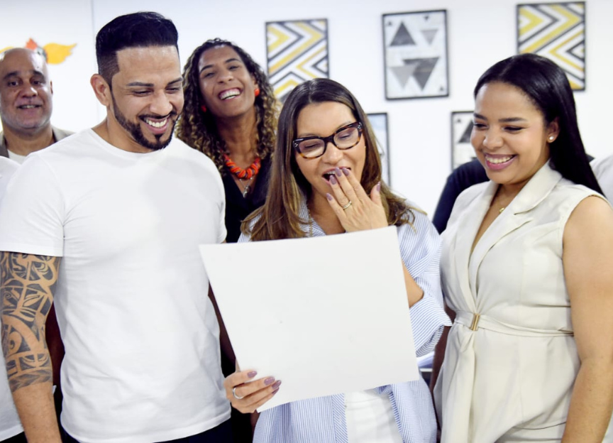 Janja visita o barracão da Acadêmicos de Niterói; veja fotos