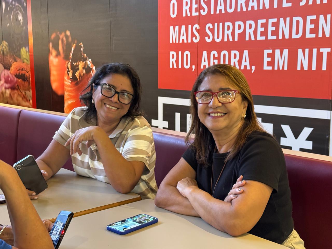 Denise e Cleide possuem palpites diferente para os personagens resposável pela morte de Odete