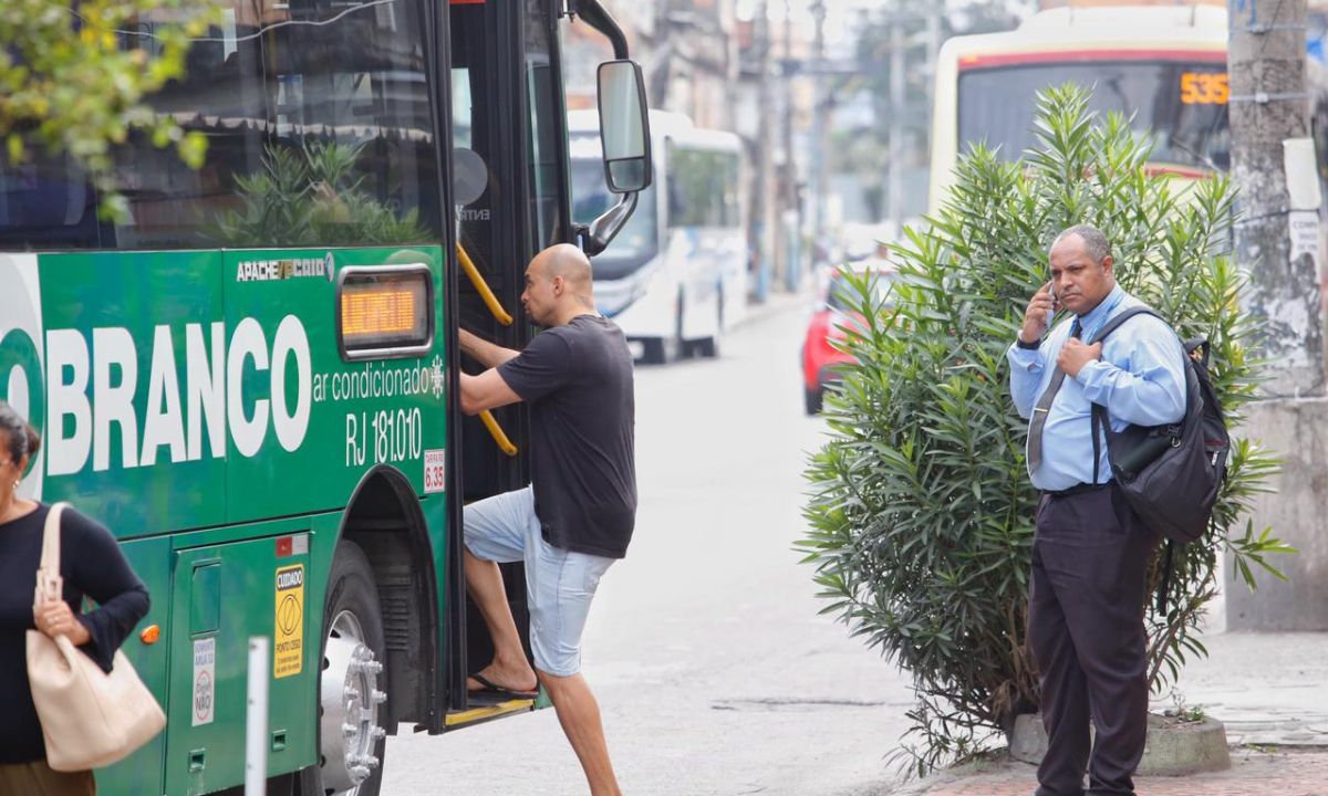 Volta da rotina em São Gonçalo após megaoperação no Rio