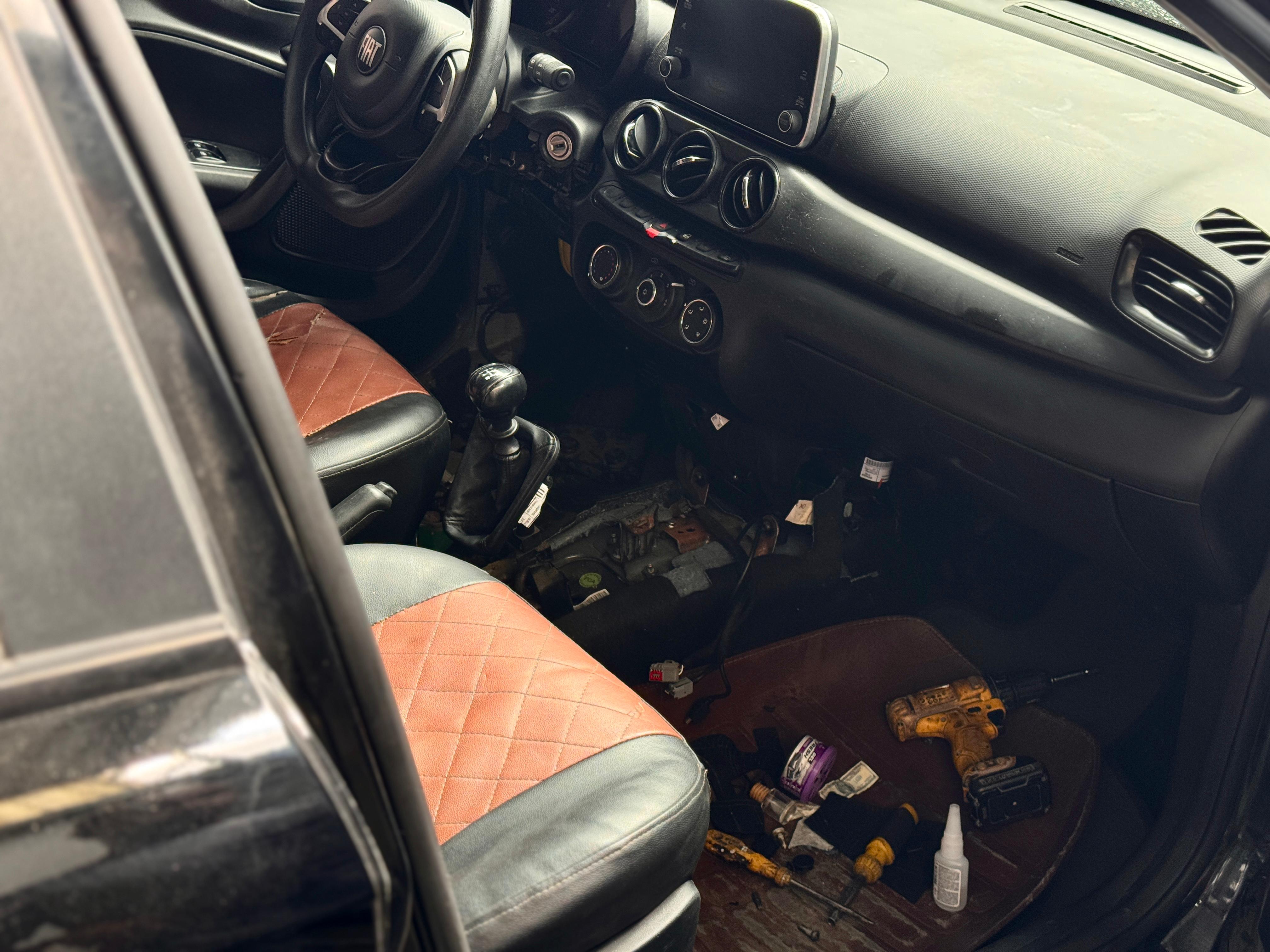 Carro que foi recuperado pelo proprietário em São Gonçalo