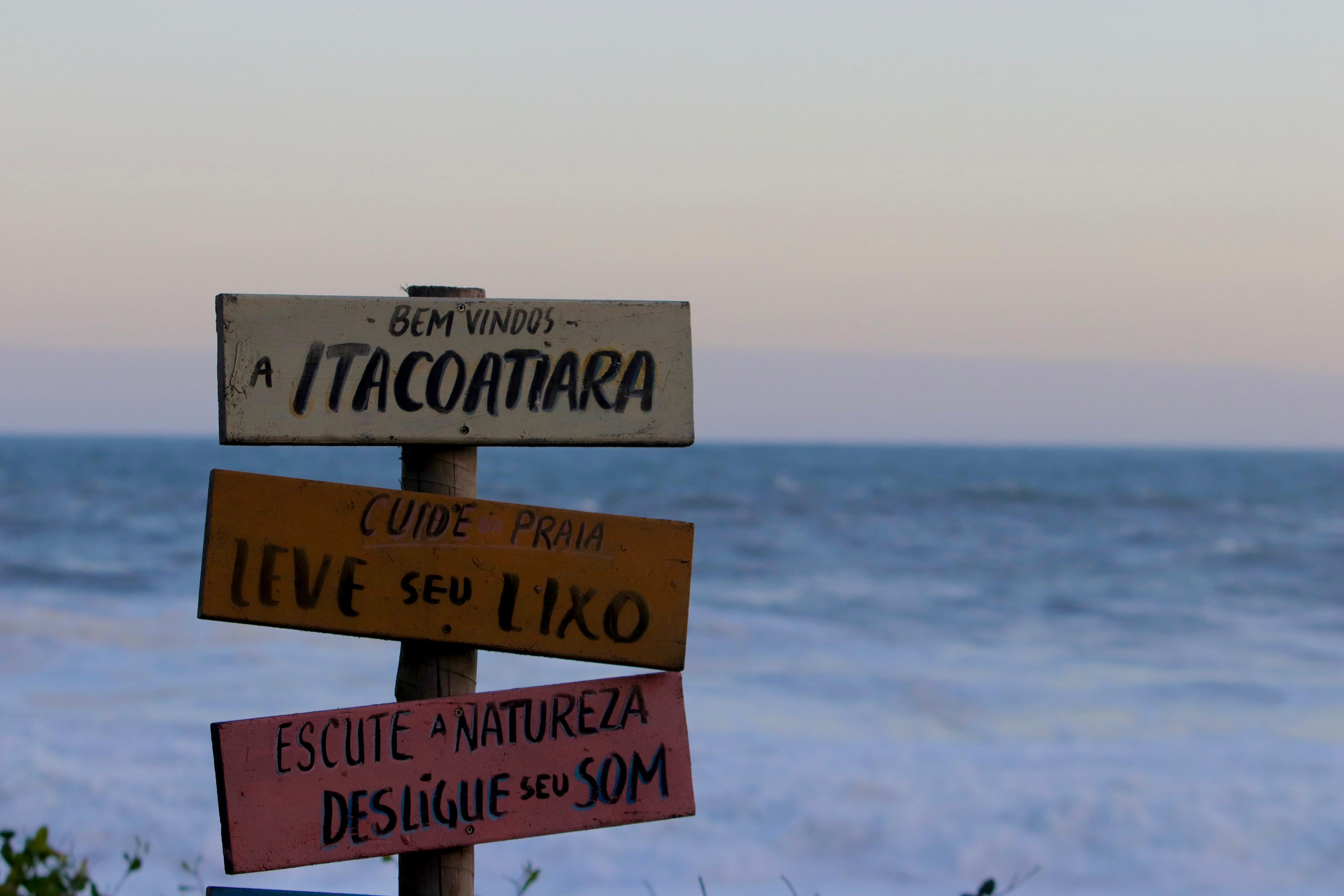 Ressaca no mar de Itacoatiara, em Niterói