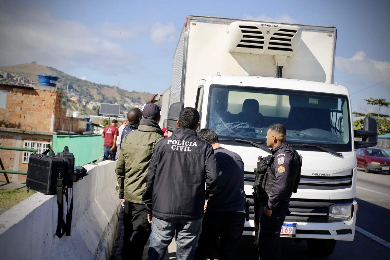 Polícia Civil realiza perícia no local
