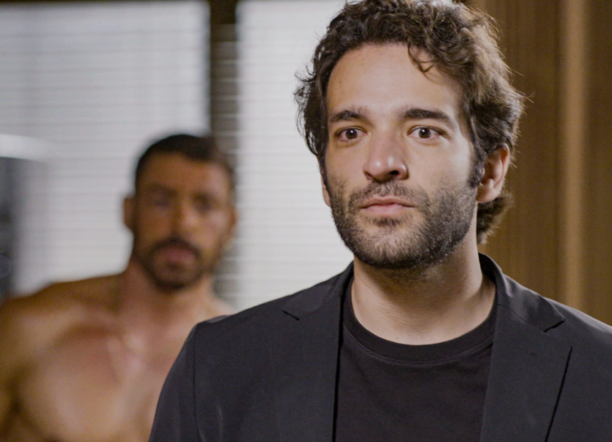 'Vale Tudo': veja imagens do flagra de Afonso pegando Fátima com César