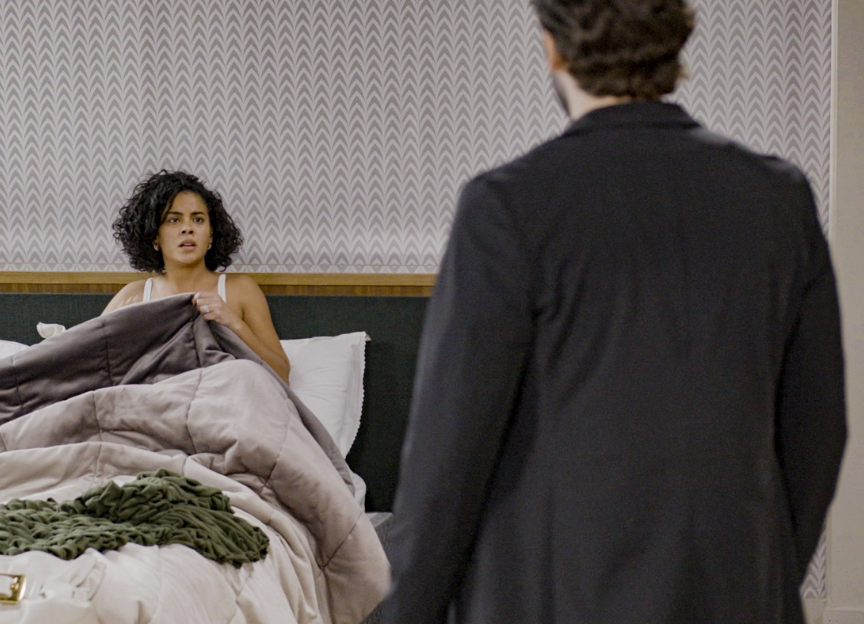 'Vale Tudo': veja imagens do flagra de Afonso pegando Fátima com César