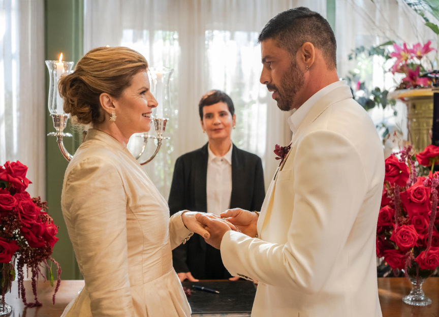 Veja as primeiras imagens do casamento de Odete em Vale Tudo