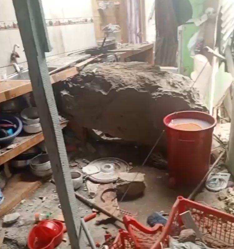 Veja quando partida de futebol é interrompida durante terremoto