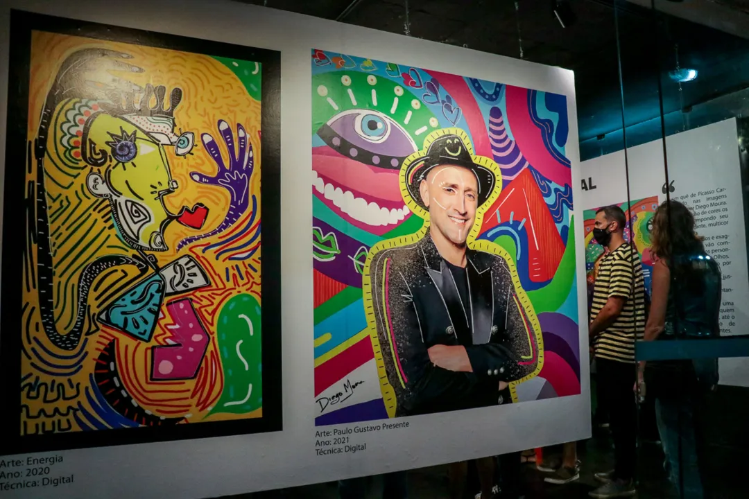 Exposição homenageia o ator Paulo Gustavo.