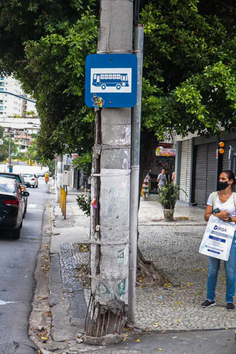 Moradores relatam poste em situação crítica na Zona Sul de Niterói