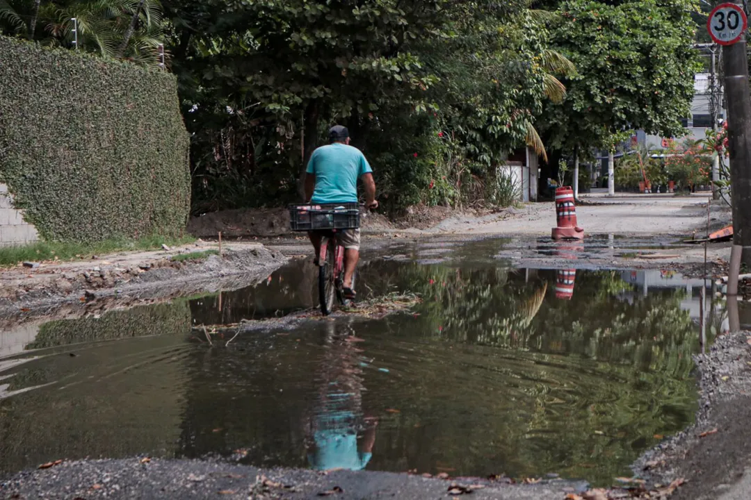 Dentre as reclamações, o mau cheiro e a difícil mobilidade pelo local estão em primeiro lugar. 