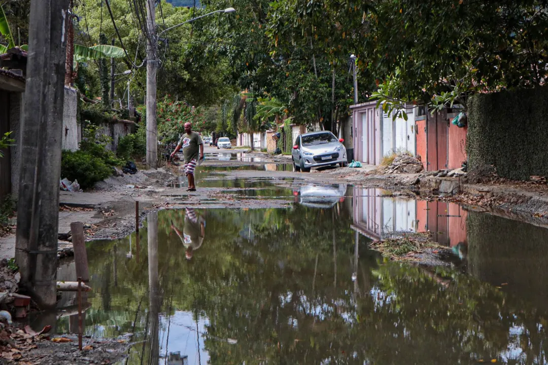 Dentre as reclamações, o mau cheiro e a difícil mobilidade pelo local estão em primeiro lugar. 