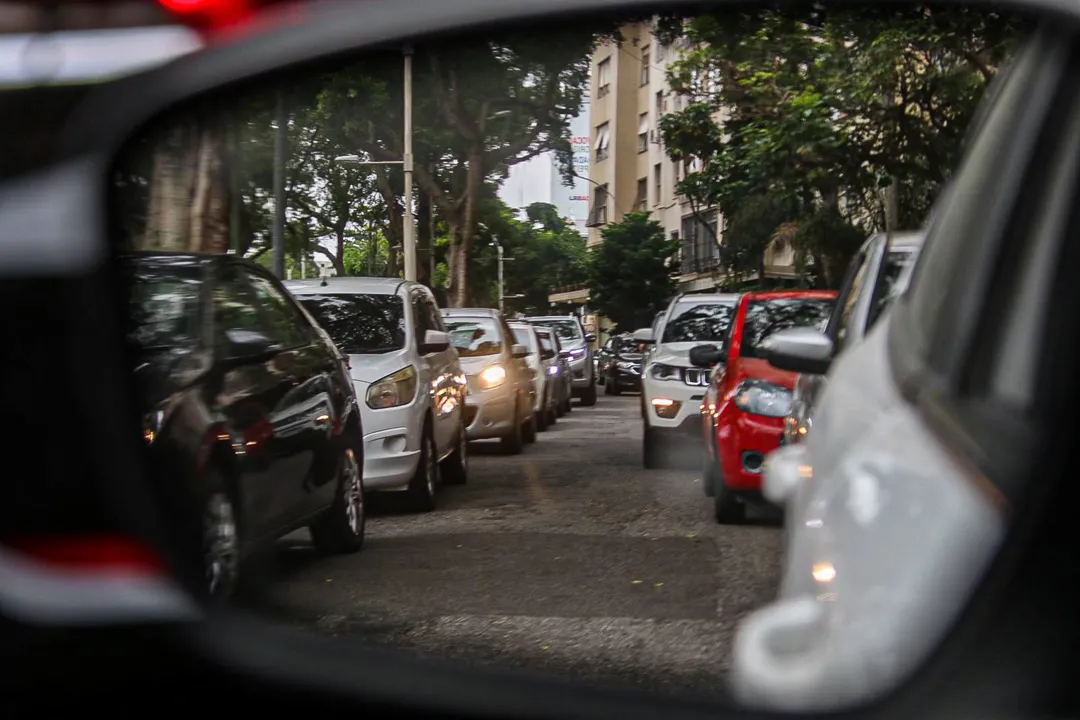 Motoristas de aplicativo e motoboys cruzam os braços no Rio