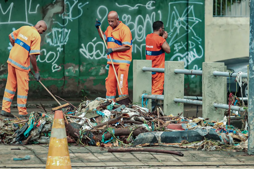 Garis pausam greve para minimizar estragos das chuvas