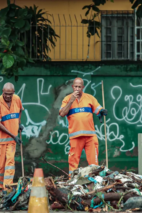 Garis pausam greve para minimizar estragos das chuvas