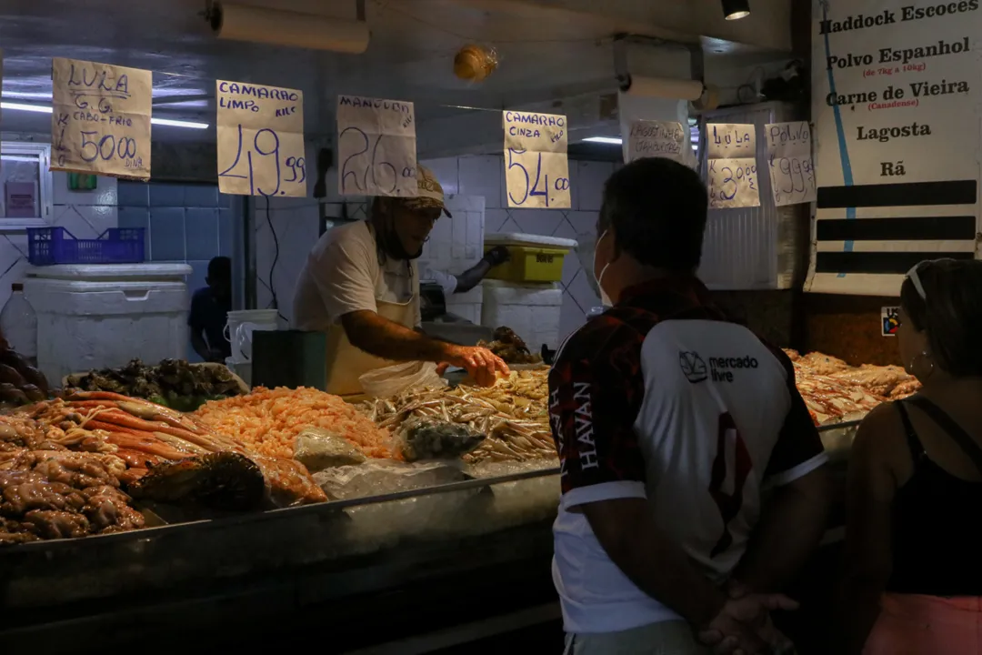 Expectativa em alta e corrida às lojas para garantir peixe no feriado