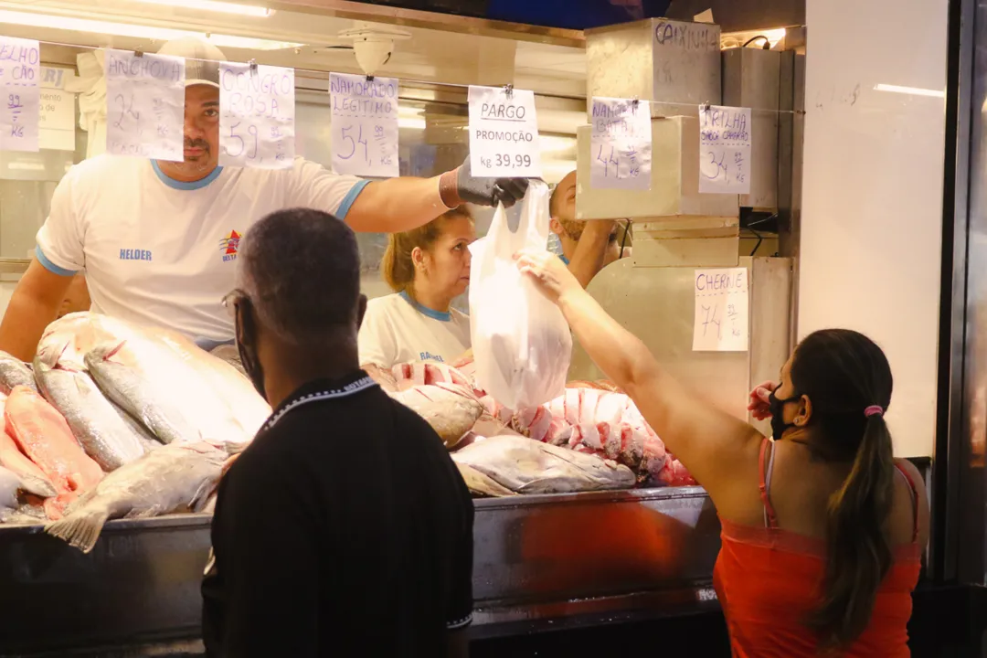 Expectativa em alta e corrida às lojas para garantir peixe no feriado