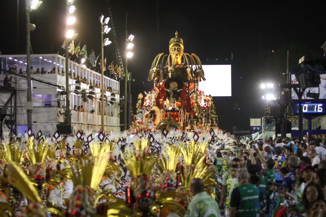 Imperatriz faz bom desfile e sonha com titulo