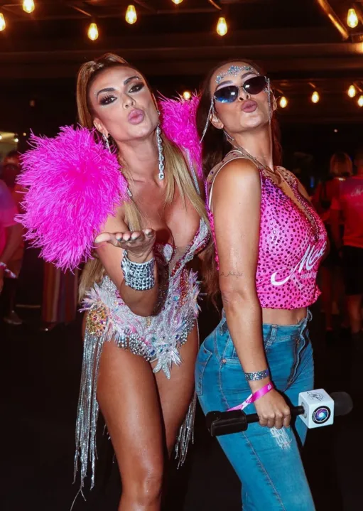 Nicole Bahls e Carol Nakamura abusaram da beleza 