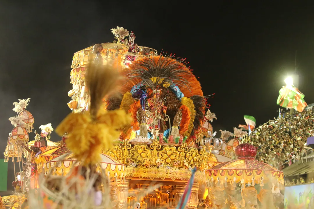 Desfile chamou atenção pela riqueza apresentada