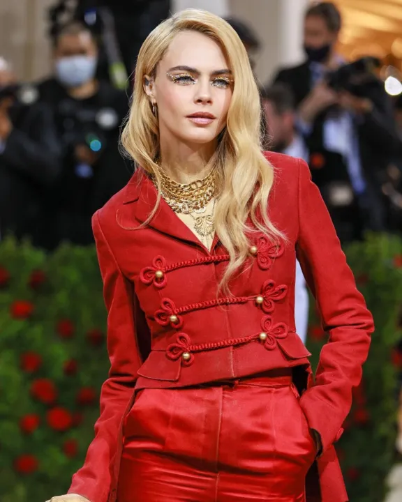 Cara Delevingne vestida de Christian Dior