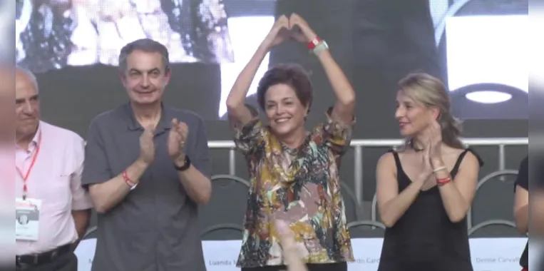 'Oi, querida': Dilma reaparece ao lado de Lula em evento no Rio