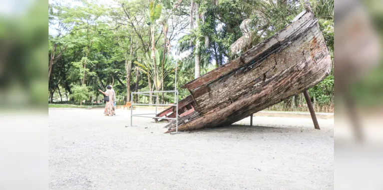 Barco ficou naufragado na Ilha da Conceição por oito anos