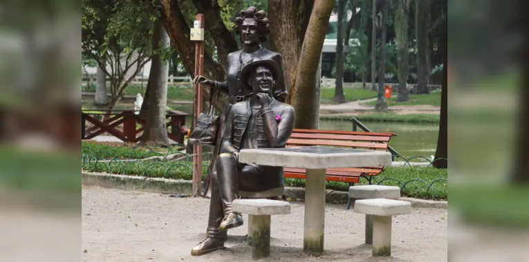 Monumentos em homenagem ao ator foram construídos no Campo de São Bento, em Icaraí, na Zona Sul de Niterói