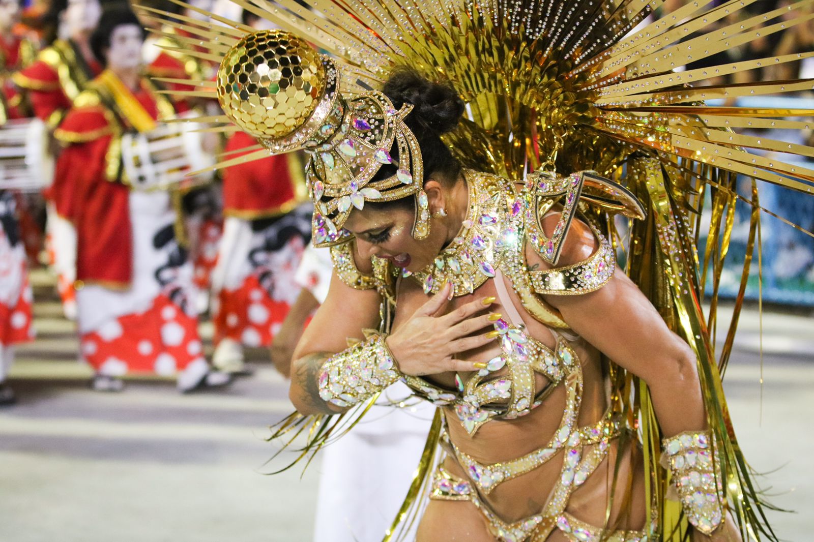  Oito escolas passaram pela avenida Marquês de Sapucaí em busca de uma vaga no Grupo Especial