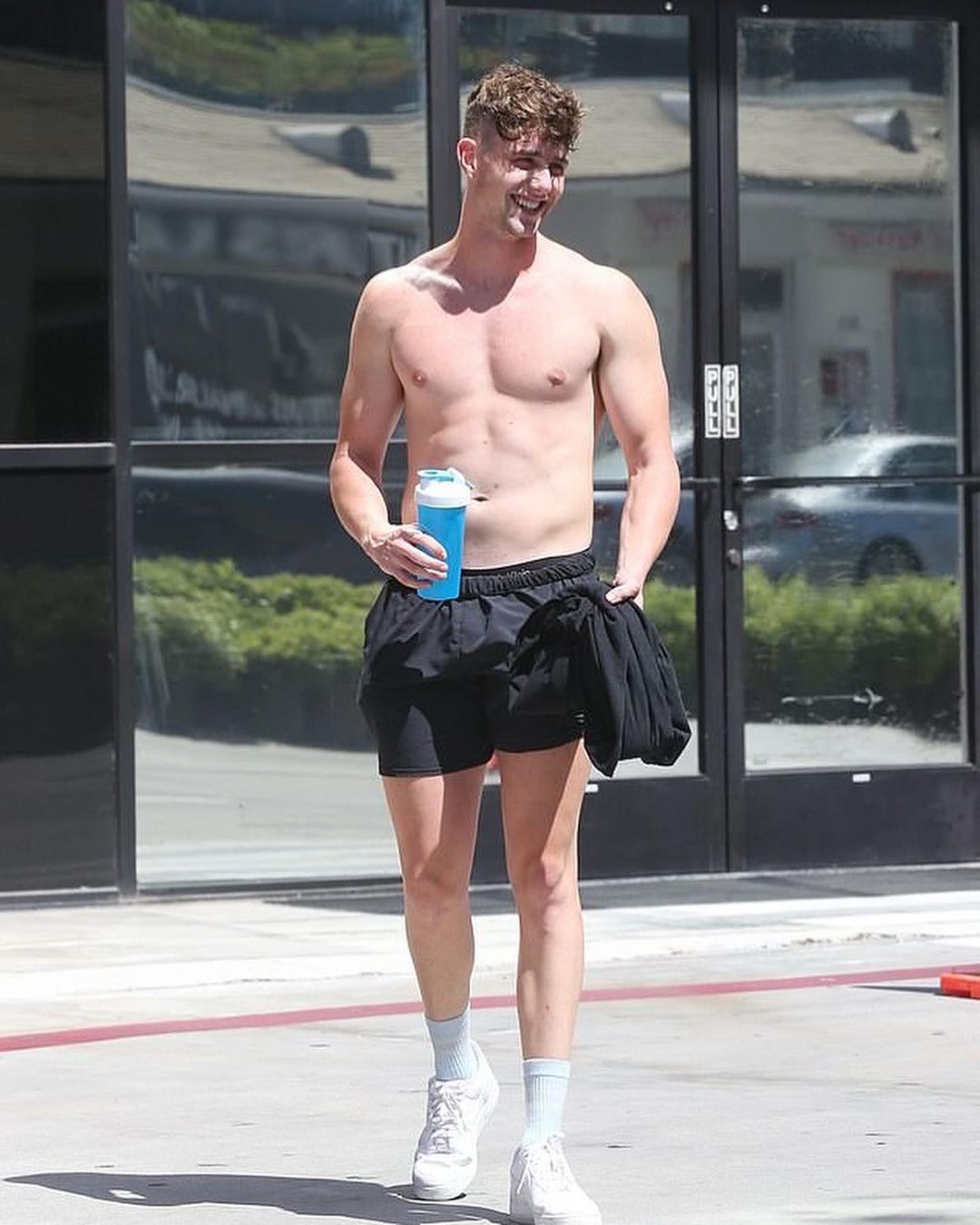 Harry Jowsey já participou de vários realities