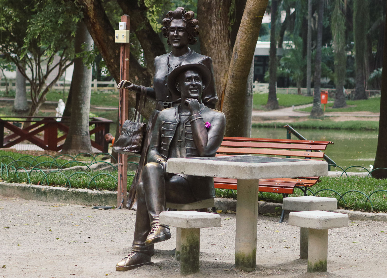 Monumentos em homenagem ao ator foram construídos no Campo de São Bento, em Icaraí, na Zona Sul de Niterói