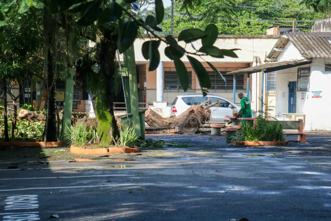 Unidade de São Lourenço. Paralisação foi devido a vidros quebrados, falta de luz e árvores caídas