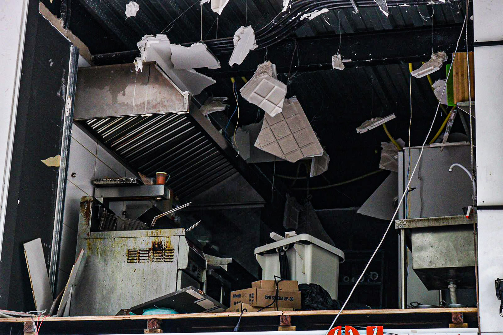 Explosão causa estragos em restaurante na Zona Sul de Niterói