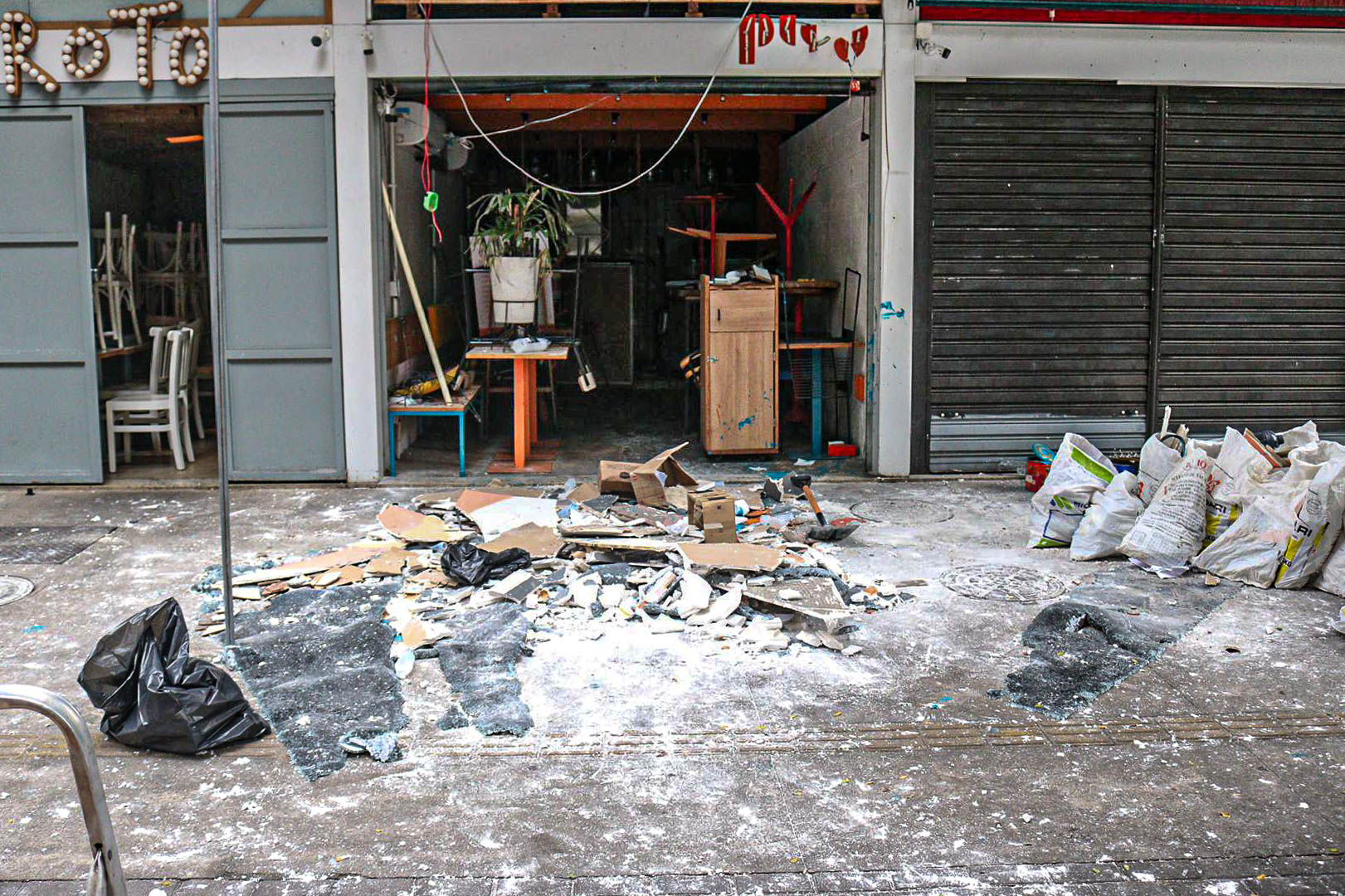 Explosão causa estragos em restaurante na Zona Sul de Niterói