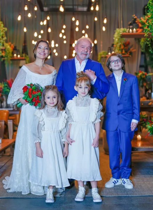 Lula abre álbum de fotos do casamento com Janja; confira